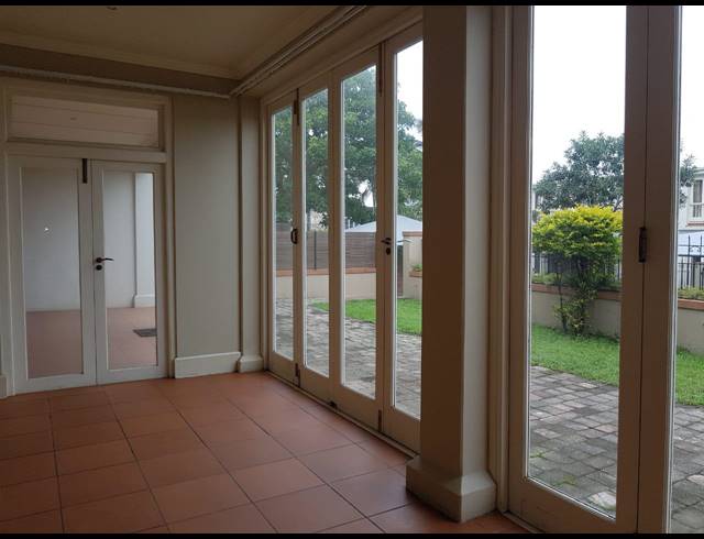 2 BEDROOM APARTMENT TO LET IN POINT WATERFRONT